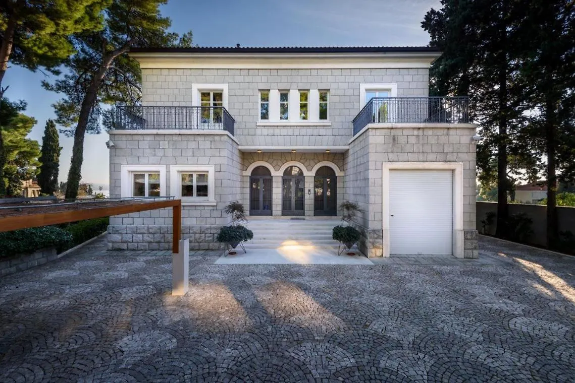 Luxury Seafront Villa Castello Split With Private Heated Pool, Jacuzzi And Sauna At The Beach In Split