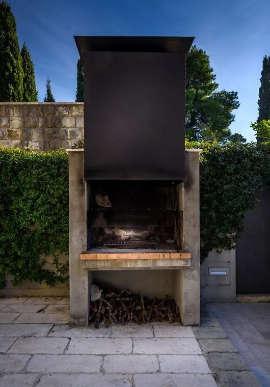 Luxury Seafront Villa Castello Split With Private Heated Pool, Jacuzzi And Sauna At The Beach In Split