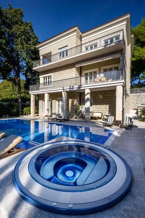 Luxury Seafront Villa Castello Split With Private Heated Pool, Jacuzzi And Sauna At The Beach In Split