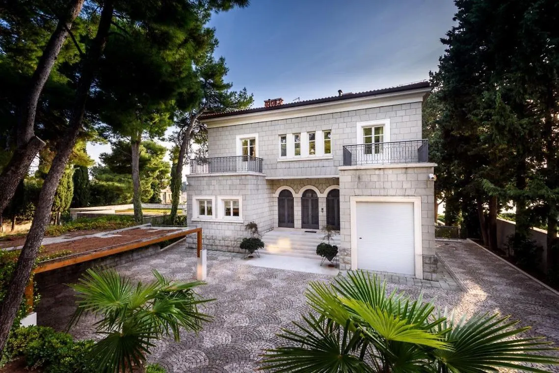 Luxury Seafront Villa Castello Split With Private Heated Pool, Jacuzzi And Sauna At The Beach In Split